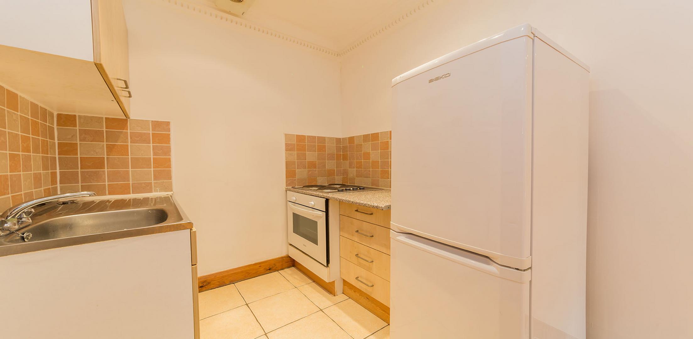 			Studio Apartment, 1 bath, 1 reception Apartment			 Heathfield Park, Willesden Green, (Inclusive of gas, water and council tax)